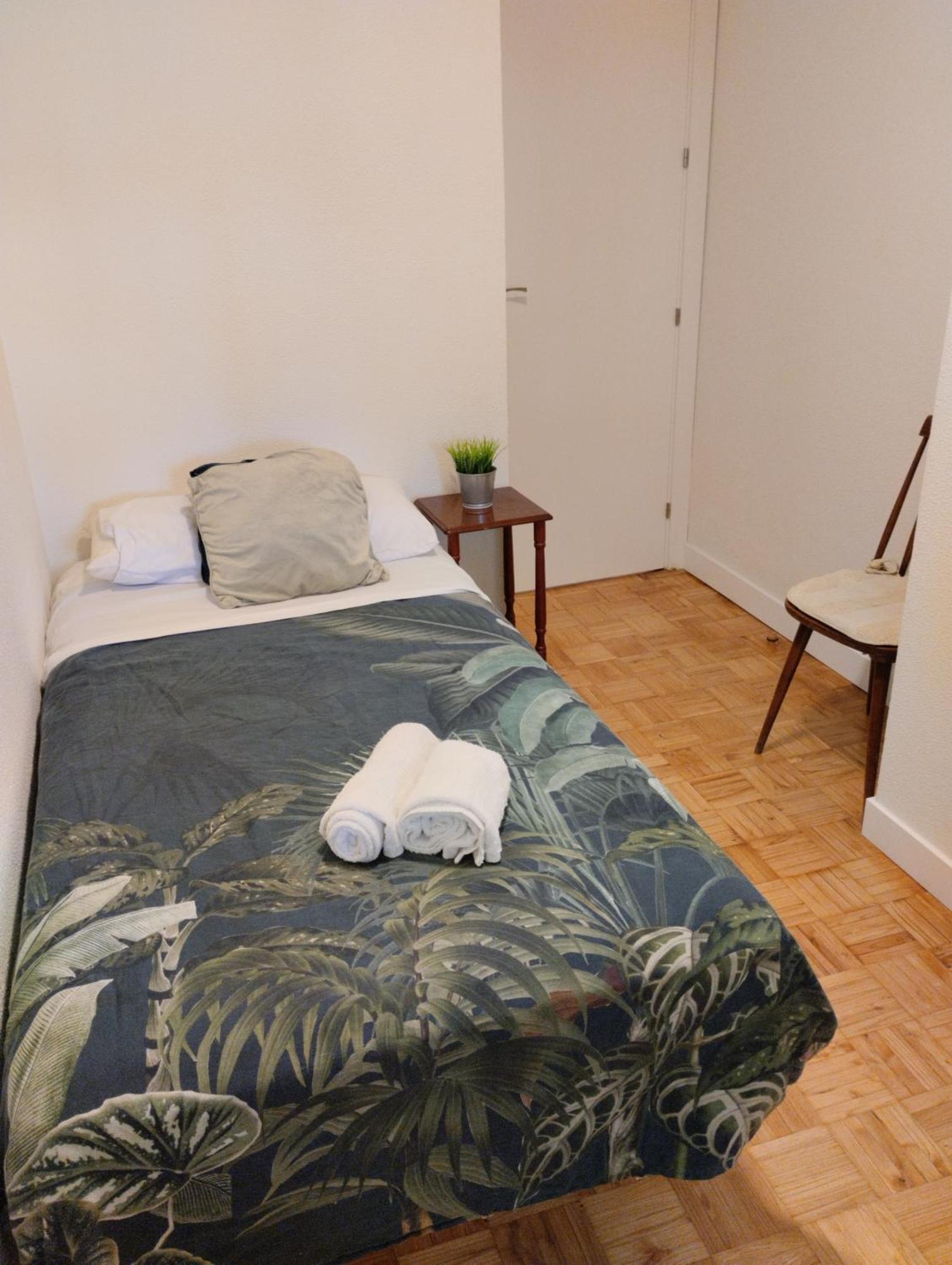 Habitacion Confort En Chamartin マドリード エクステリア 写真