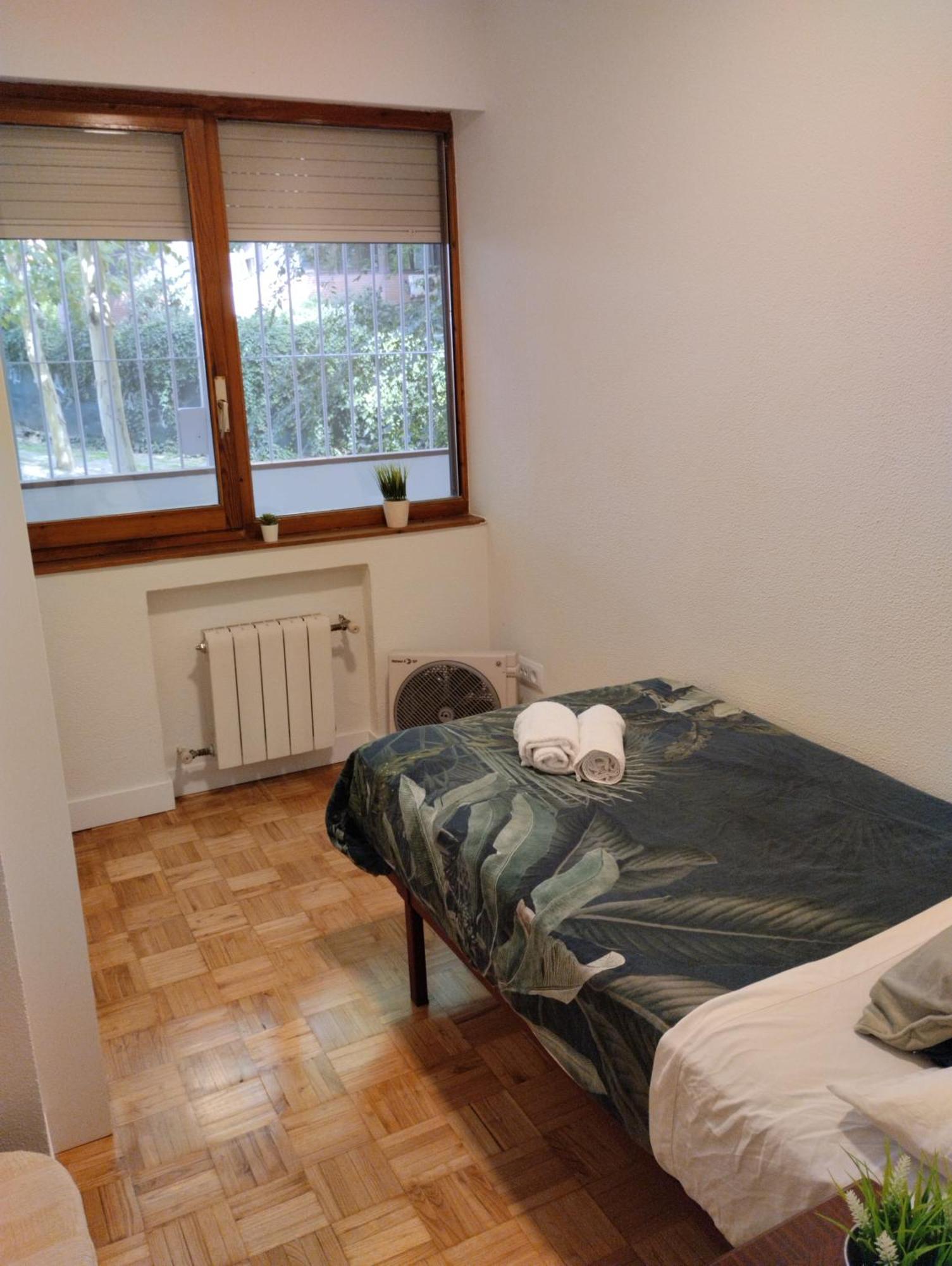 Habitacion Confort En Chamartin マドリード エクステリア 写真